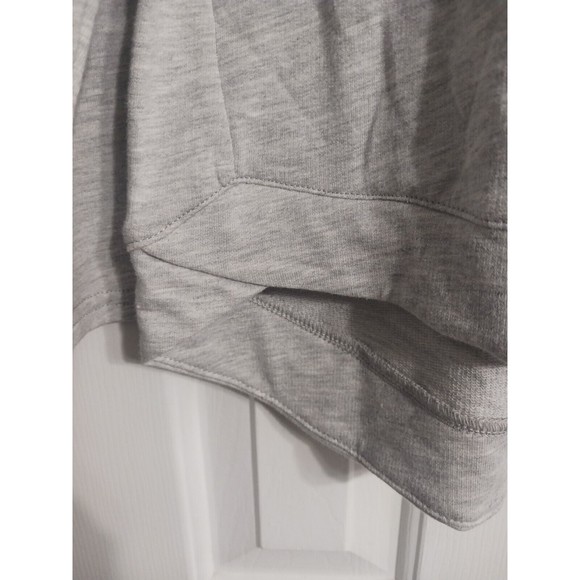 NWT Women's Liz Claiborne Gray Light Sweatshirt Top Blouse Size L Lt. Grey Hthr - Picture 3 of 5